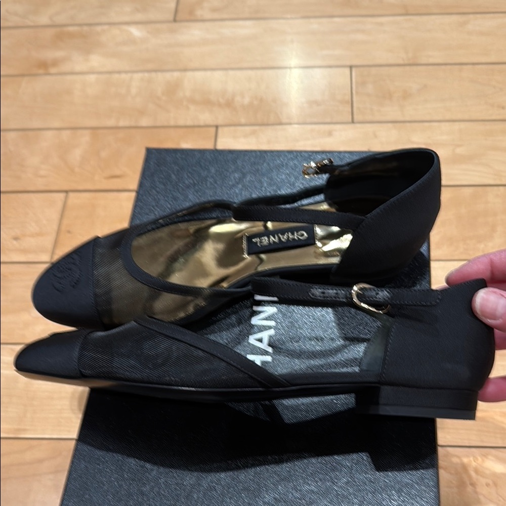 Chanel Black and Gold Women's Shoes - Picture 2 of 8